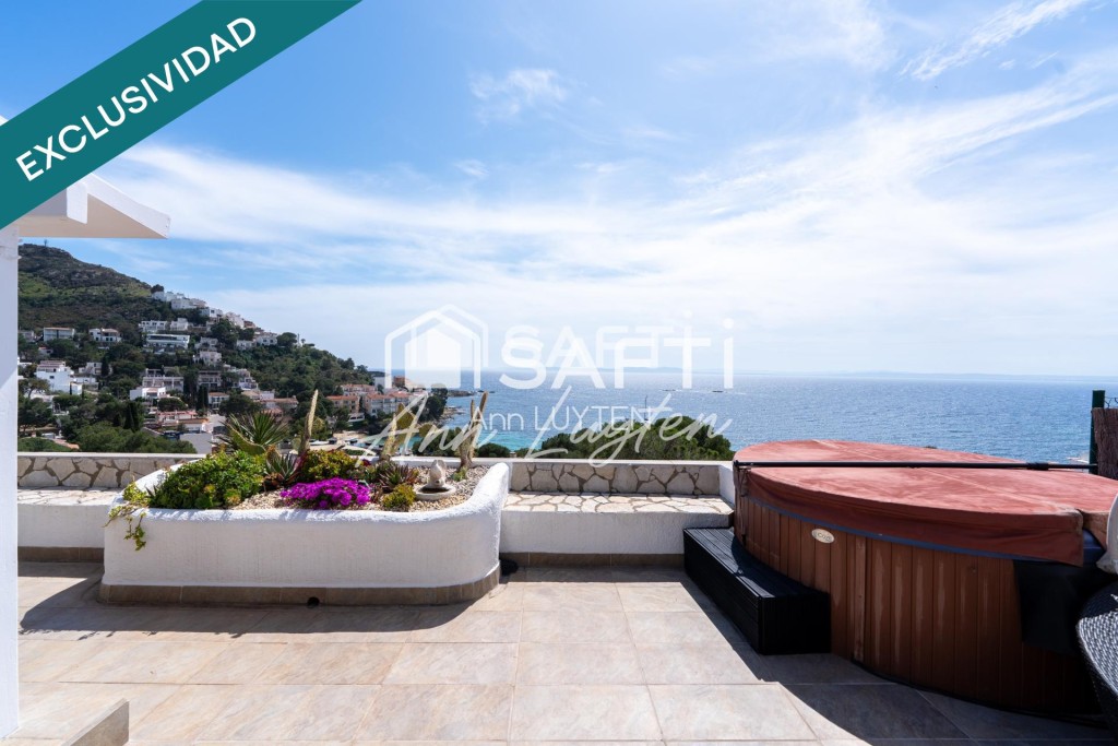 Imagen 2 de Atico vistas bahia de Roses con garaje 3 coches