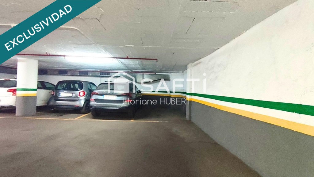 Imagen 3 de PLAZA DE PARKING COCHE PEQUEÑO O MOTO 10M2 CALLE SANTALO