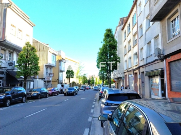 BIEN SITUADO Y FACIL ACCESO.