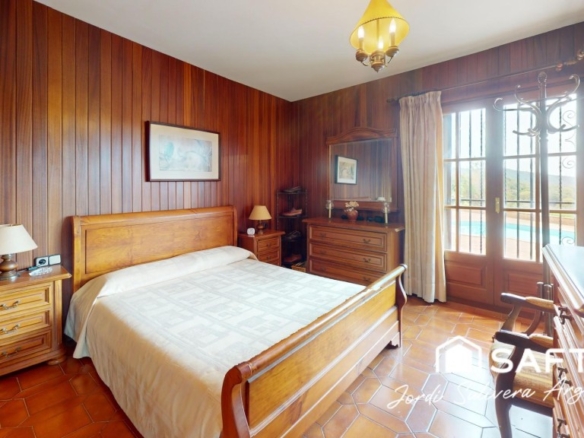 BODEGA Y CAMPO DE FÚTBOL!