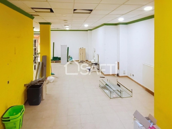 Imagen 1 de Local Comercial en el Centro de Sama.