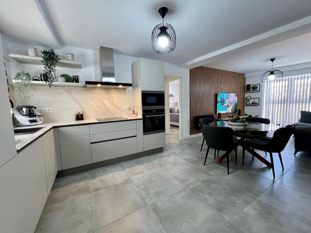 Imagen 4 de PISO PRACTICAMENTE A ESTRENAR EN PLENO CENTRO DE CHICLANA