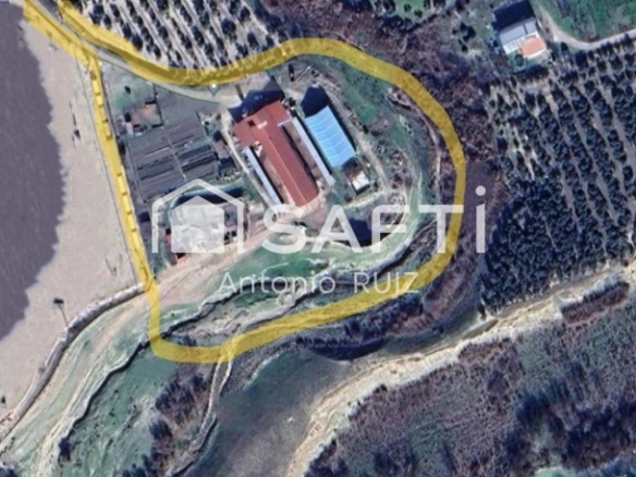po-1251119-imagen - El Club del Propietario Imagen 1 de Granja con terreno de unos 20.000 m² y posibilidad de concesión de 200 ha de pastos. Zona Donadio. SIN COMISIÓN DE COMPRA.