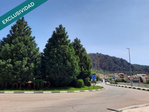 Imagen 1 de Solar urbano esquinero en Olocau