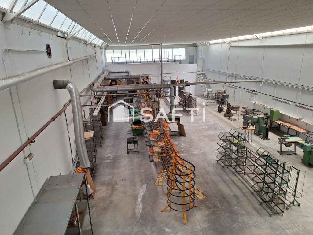 Imagen 2 de Nave industrial a la venta en El Rubial - 615 M² - Sin comision