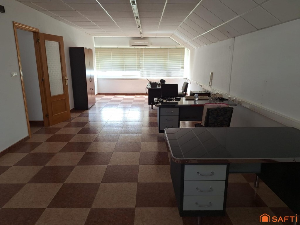 Imagen 4 de Nave industrial a la venta en El Rubial - 615 M² - Sin comision