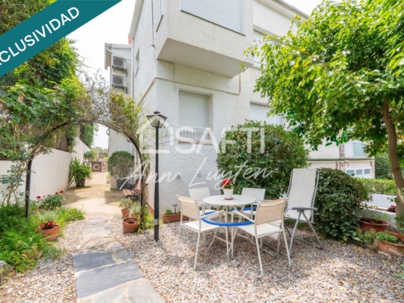 Imagen 3 de Piso renovado con garaje privado 100m playa de Roses