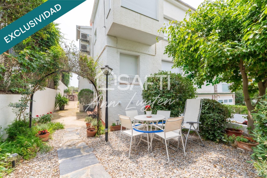 Imagen 3 de Piso renovado con garaje privado 100m playa de Roses