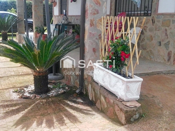 Imagen 3 de Parcela de recreo con vivienda y piscina privada en Valverde de Leganés (a solo 12 minutos de Badajoz)