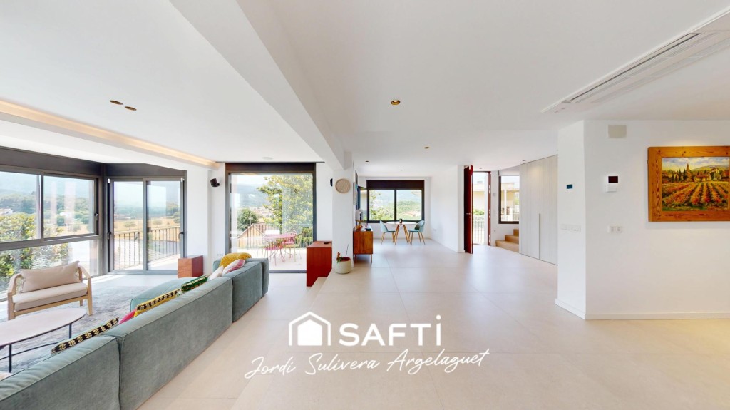 Imagen 2 de ¡ESPECTACULAR CASA DE DISEÑO!