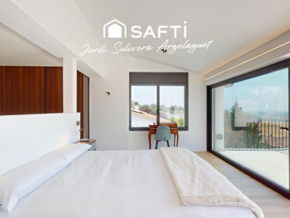 Imagen 4 de ¡ESPECTACULAR CASA DE DISEÑO!