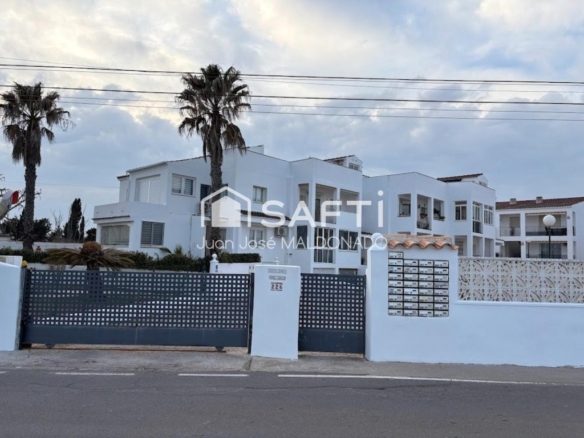 garaje privado y terraza-solárium.