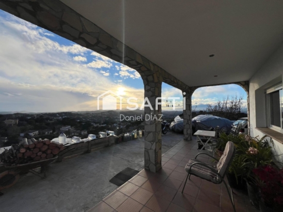 Imagen 4 de Casa con increíbles vistas.