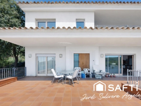 Imagen 2 de LA CASA DE TUS SUEÑOS CON VISTAS Y CONFORT EN LA COSTA BRAVA