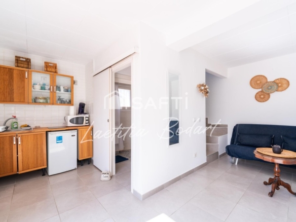 Imagen 3 de Casa adosada reformada 2 habitaciones y con Jardín Privado – Santa Margarita