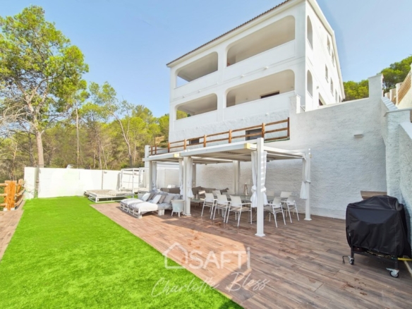 Imagen 2 de Exclusiva villa con licencia turística.