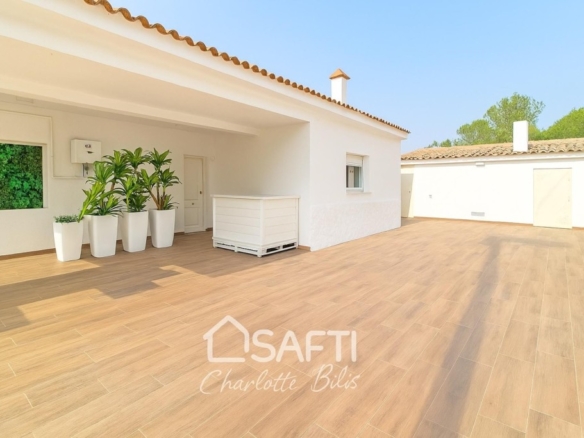 Imagen 3 de Exclusiva villa con licencia turística.