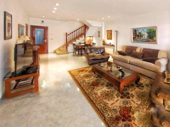 Imagen 1 de Chalet adosado de 6 habitaciones en Salt