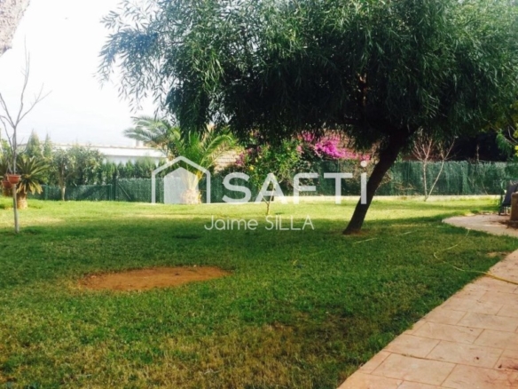 Imagen 3 de Chalet independiente de 475 m² en parcela de 1.400 m²