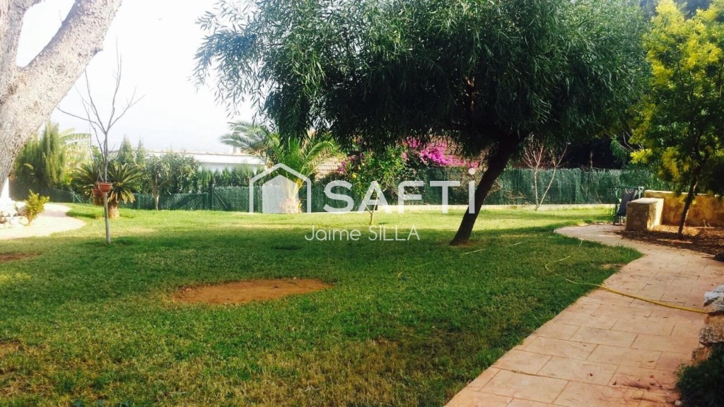 Imagen 3 de Chalet independiente de 475 m² en parcela de 1.400 m²