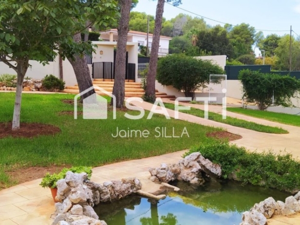 Imagen 4 de Chalet independiente de 475 m² en parcela de 1.400 m²