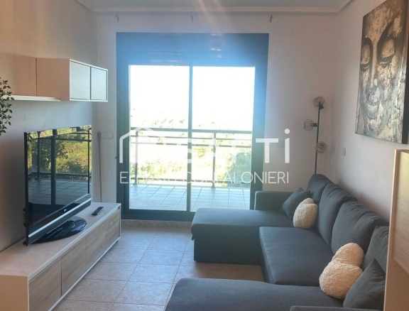 Imagen 3 de Hermoso piso esquinero con vistas al mar y con licencia turística en urbanización Panorámica Golf.