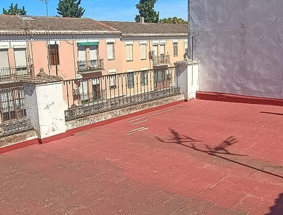 Imagen 3 de Casa de 1.063 metros junto a puerta palmas. Gran ubicación.