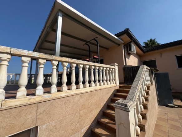 Imagen 4 de Tu refugio soñado: casa con piscina en medio de la naturaleza.