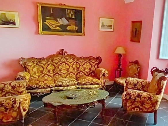 Imagen 3 de Espectacular Casa Señorial de Estilo Colonial – Una Joya Histórica en Cáceres.