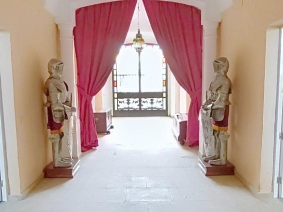 Imagen 1 de Espectacular Casa Señorial de Estilo Colonial – Una Joya Histórica en Cáceres.