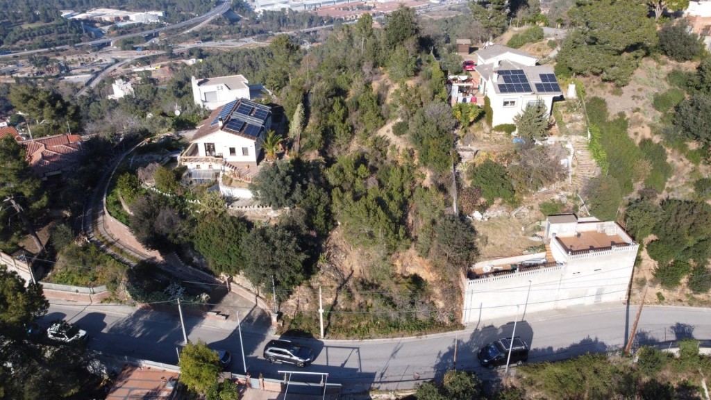 Imagen 1 de TERRENO COMPLETO Y CON VISTAS A 16 MN DE BARCELONA