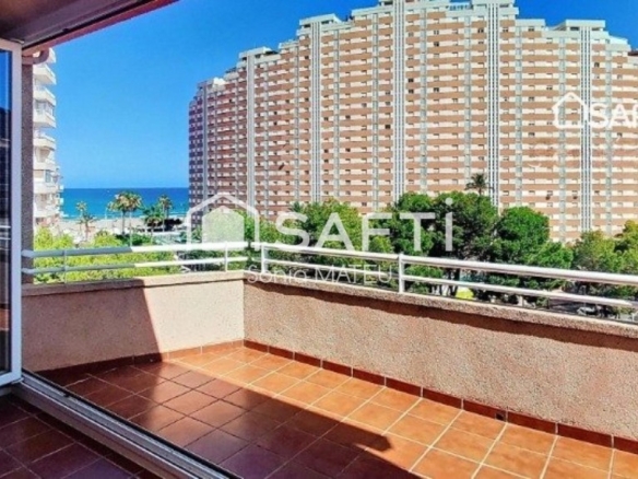 Imagen 4 de ¡Impresionante Ático Dúplex con Vistas al Mar y la Montaña!