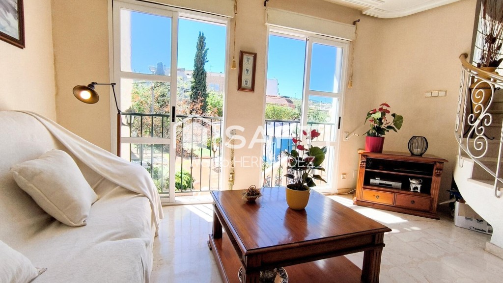 Imagen 1 de CHALET UNIFAMILIAR CON PISCINA PRIVADA EN LA ALBERCA