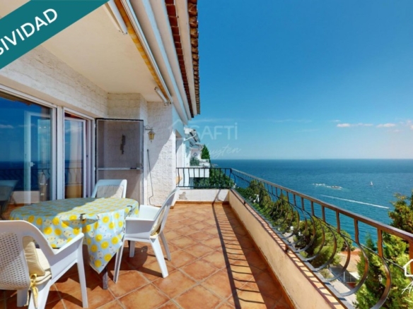 Imagen 2 de Roses – Villa con vistas privilegiadas a la Bahía