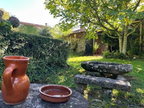 Imagen 2 de Venta de casa de piedra