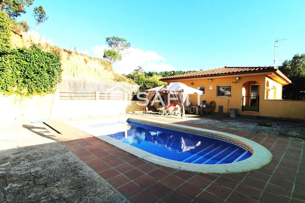 Imagen 3 de Preciosa casa 4 habitaciones con piscina y vistas despejadas!!