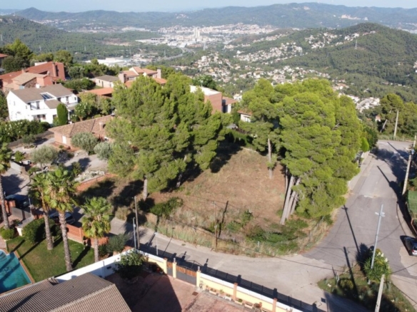Imagen 1 de Espectacular terreno plano con vistas a Barcelona