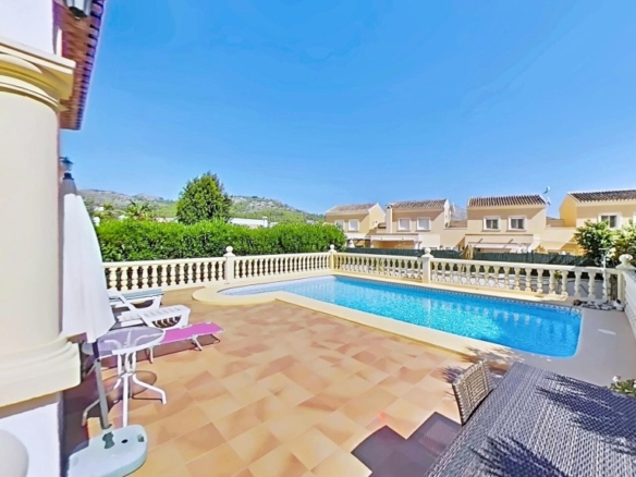 Imagen 3 de Casa luminosa con piscina en Sagra