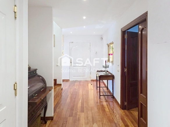 Imagen 3 de Estupendo chalet de 998 m2 de parcela y 620 m2 de vivienda.