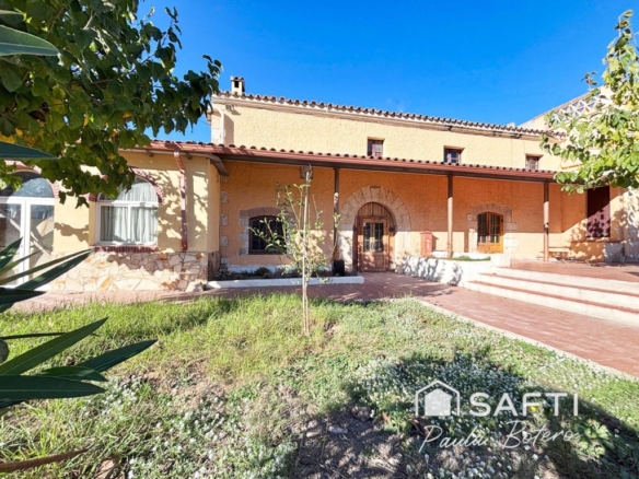 Imagen 1 de Masía histórica con proyecto y licencias aprobadas a un paso de Sitges