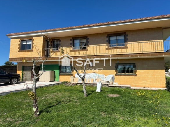 Imagen 2 de DOS VIVIENDAS INDEPENDIENTES CON JARDIN - A LAMA.