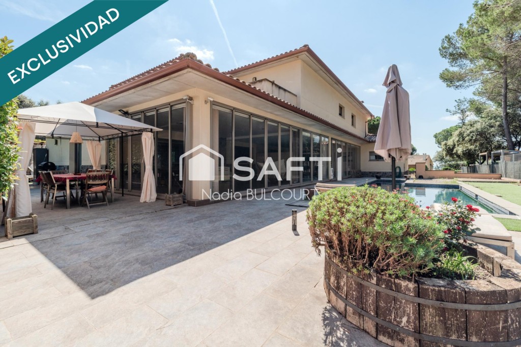 Imagen 3 de Villa exclusiva con piscina y vistas a Montserrat.