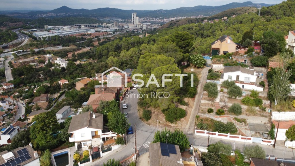 Imagen 2 de Fantástico terreno urbano con vistas en Cervelló.