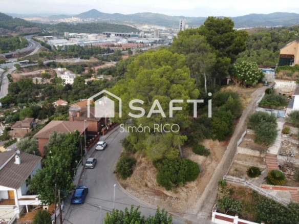 Imagen 3 de Fantástico terreno urbano con vistas en Cervelló.