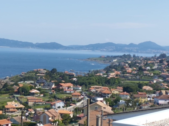 Imagen 4 de SE VENDE IMPRESIONANTE CHALET CON VISTAS AL MAR EN PANXON - NIGRAN