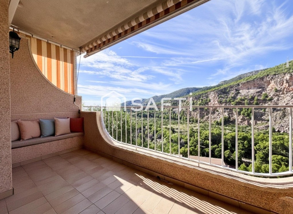 Imagen 2 de Elegante vivienda unifamiliar con vistas al mar en Les Botigues de Sitges