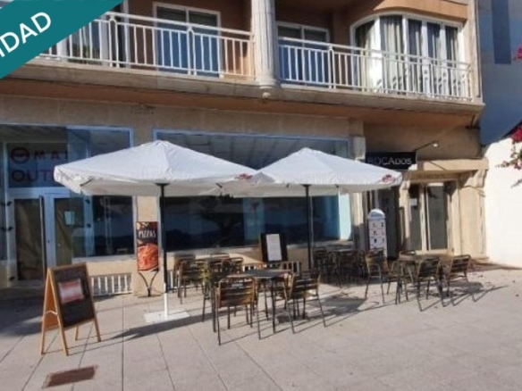 Imagen 2 de Local comercial en Sanxenxo- Playa de Silgar.