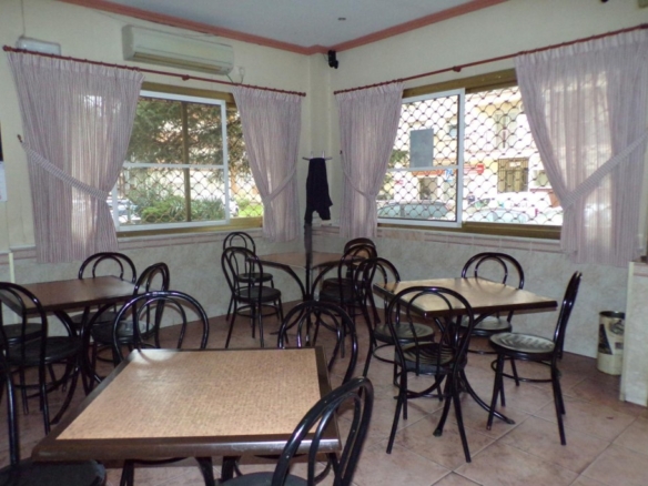 con clientela suficiente para pagar las letras y local almacén en el mismo precio.