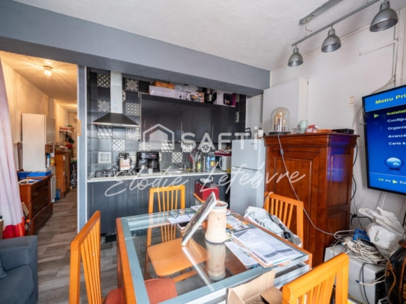 Imagen 2 de Apartamento reformado a buen precio – zona animada de Empuriabrava