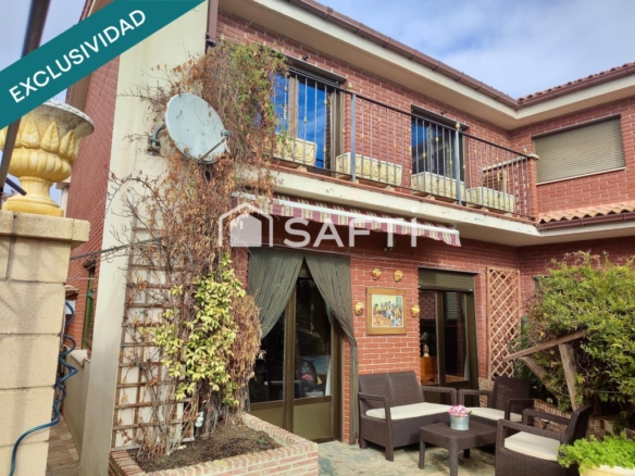 Imagen 1 de Espectacular chalet de esquina con gran merendero (txoko).